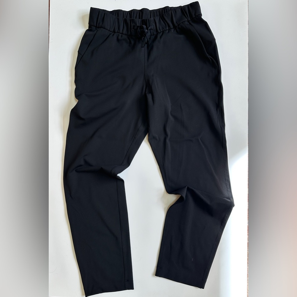 Lululemon On the Fly 7/8 pants 4 discontinued